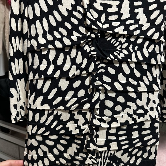 Nicole Miller Black and white Long Sleeve Dress - Picture 4 of 8